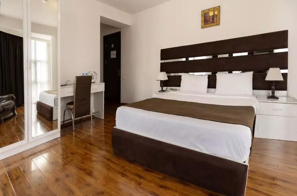 Hotel Grand Palace